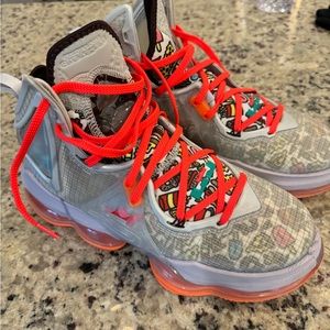 Nike Lebron 19 size men’s 8.5